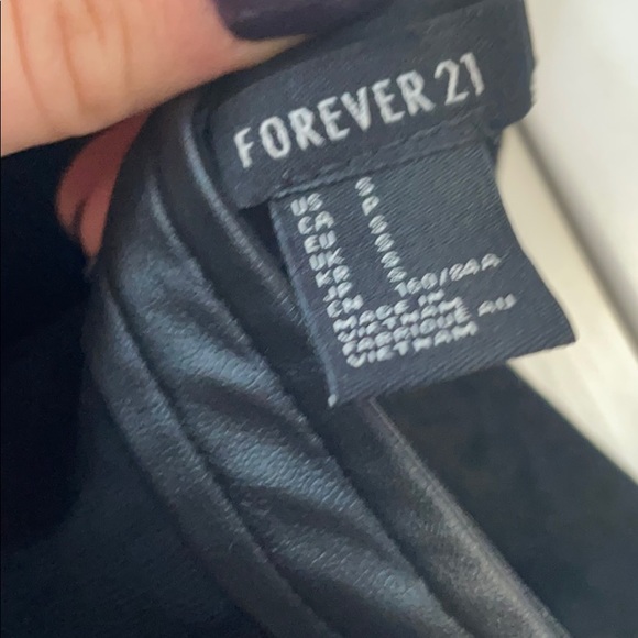 Simple little black dress - Picture 6 of 6